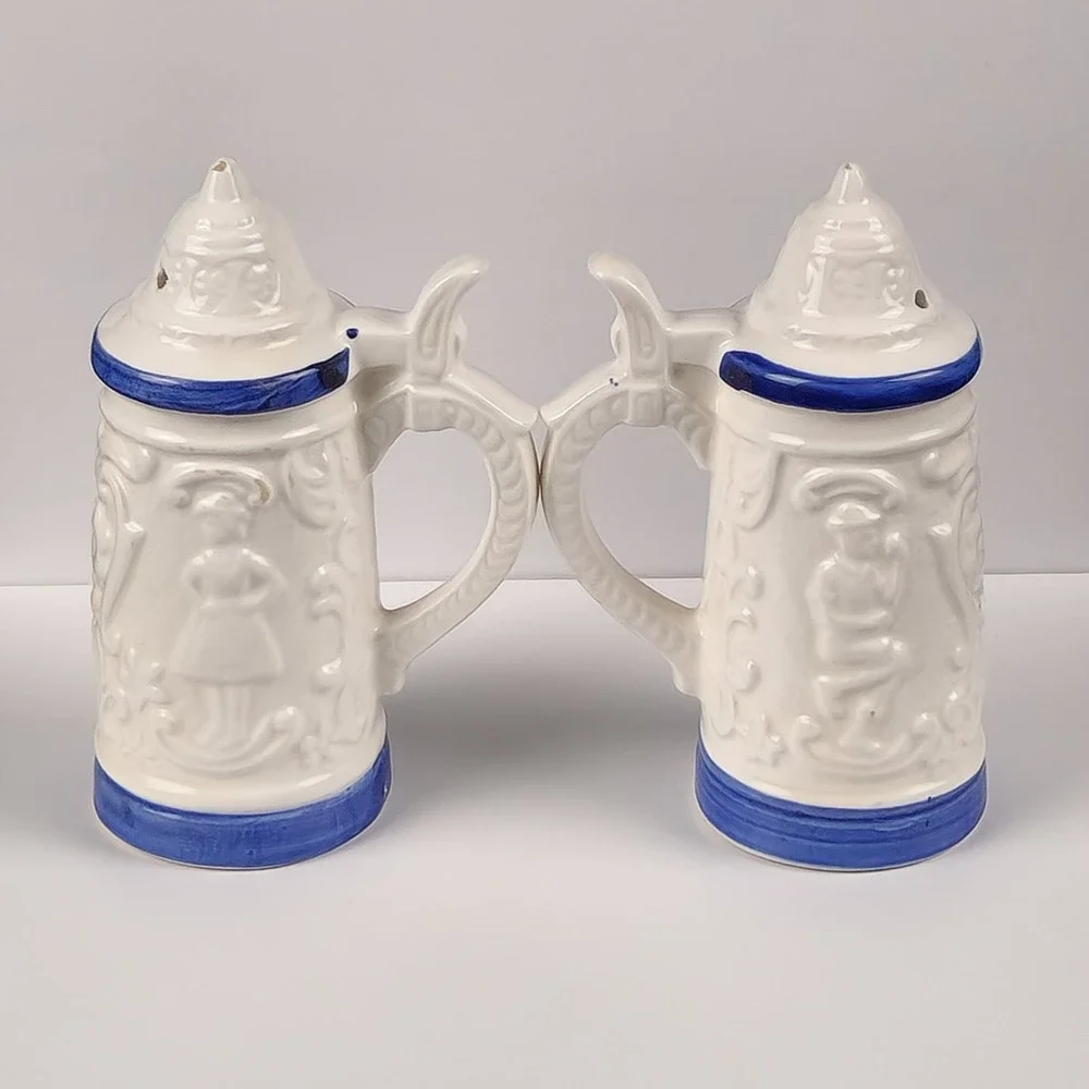 Vintage Six Flags Salt and Pepper Shakers Beer‎ Stein Japan Blue White Ceramic